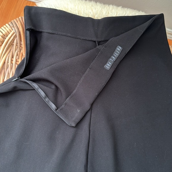 Black a-line skirt - Picture 3 of 5